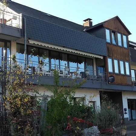 Bed & Breakfast Gaestehaus Moselblick Trittenheim