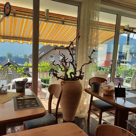 Gaestehaus Moselblick Bed & Breakfast *
