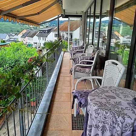住宿加早餐酒店 Gaestehaus Moselblick 特里特海姆