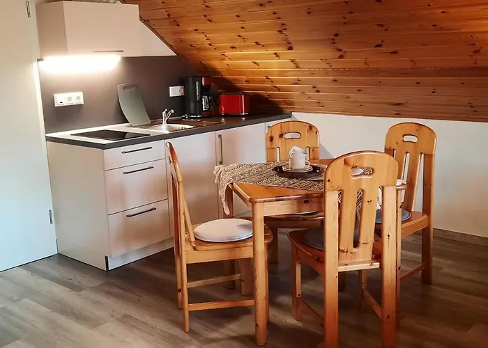 Gaestehaus Moselblick Bed and breakfast Trittenheim